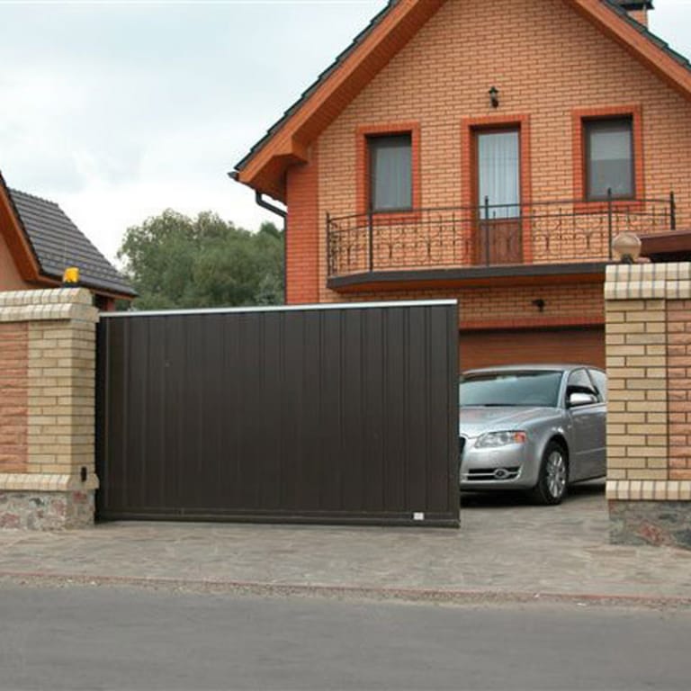 Fasāžu mazgāšana un stiklojuma tīrīšana – droši arī augstumā Tīrīšanas darbi Latvijā Fasāžu mazgāšana un stiklojuma tīrīšana – droši arī augstumā Tīrīšanas darbi Latvijā