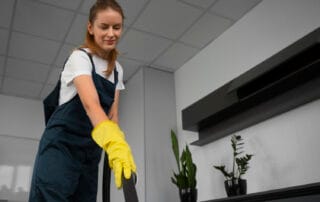 Mīksto mēbeļu ķīmiskā tīrīšana Rīgā – dīvāni, krēsli, matrači Tīrīšanas darbi Latvijā, telpu uzkopšana Rīgā Mīksto mēbeļu ķīmiskā tīrīšana Rīgā – dīvāni, krēsli, matrači Tīrīšanas darbi Latvijā, telpu uzkopšana Rīgā